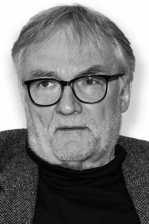 Jerzy Pilch interpretando a 