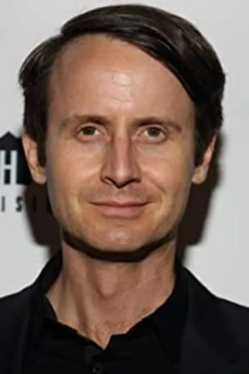 Chase Williamson ha trabajado con Jesse Merlin en 5 ocasiones