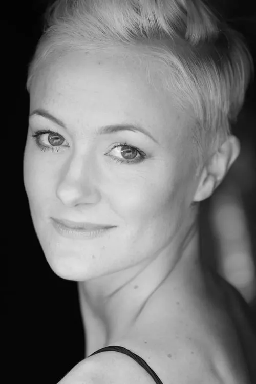 Kevin Mangar ha trabajado con Jessica Hooker en 1 ocasiones