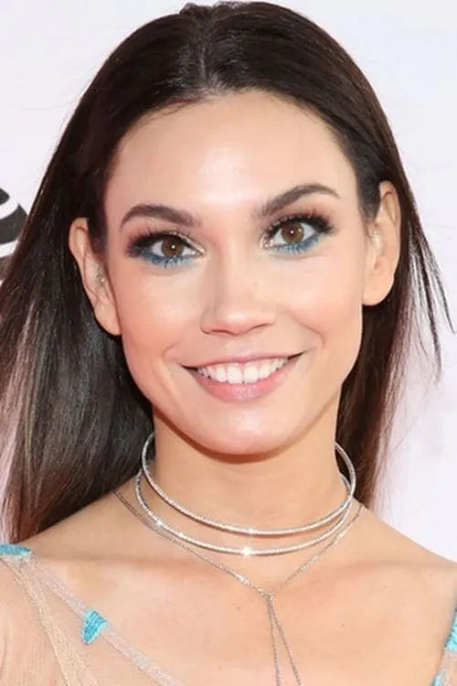 Cameran Surles ha trabajado con Jessica Megan Rivera en 1 ocasiones