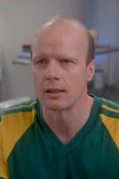 Jimmie Ray Weeks interpretando a Major Peete