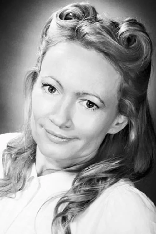 Sarah Bauer ha trabajado con Jo Ball en 1 ocasiones