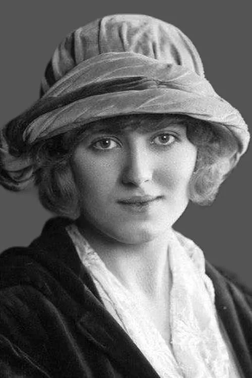 Fred Paul ha trabajado con Joan Clarkson en 3 ocasiones