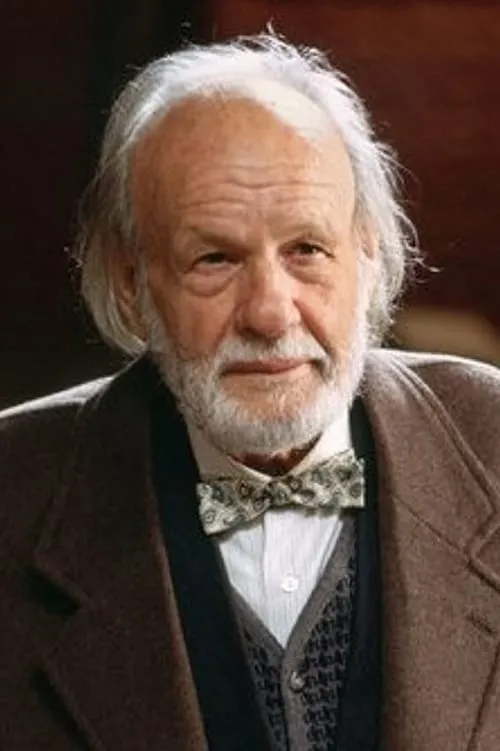 Joan Dalmau interpretando a Professor Kalina