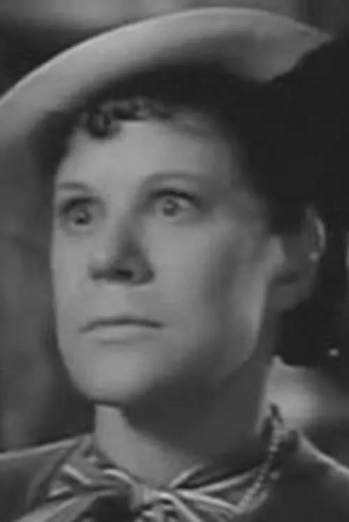 Joan Kemp-Welch interpretando a Agnes Santor