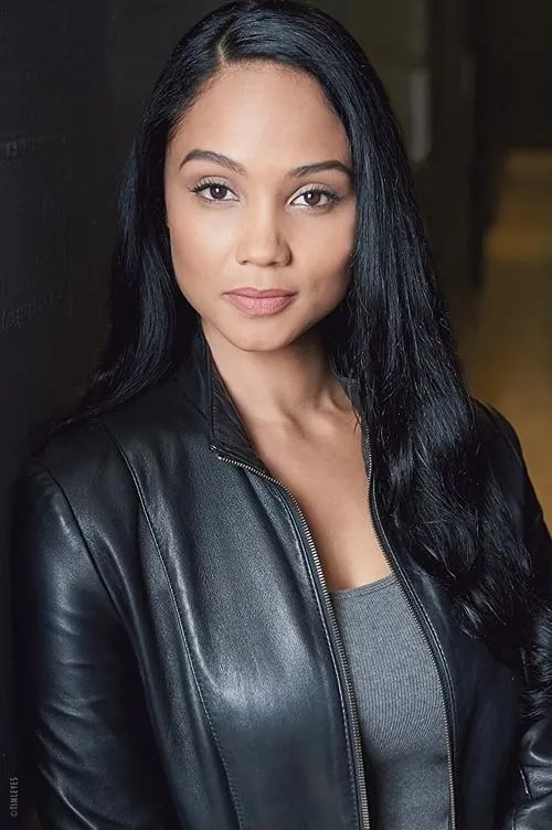 Joanne Jansen interpretando a Lani