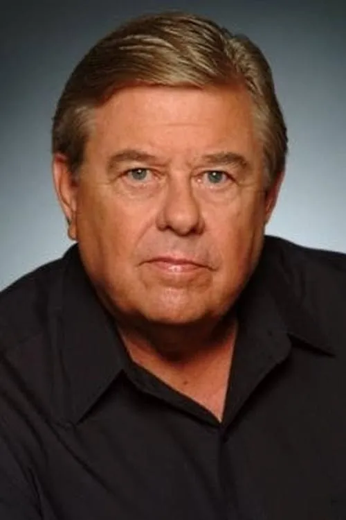 Joe Berryman interpretando a Gas Station Cashier