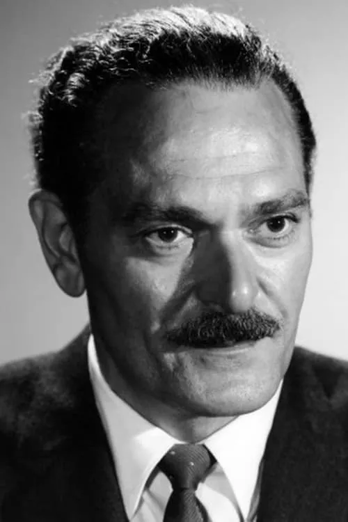 Joe De Santis interpretando a Ed Burrows (as Joe DeSantis)