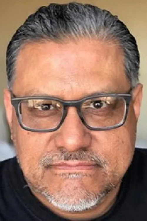 David Robert Lewis ha trabajado con Joe Loya en 1 ocasiones