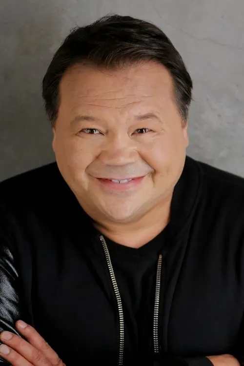 Joey Medina interpretando a 