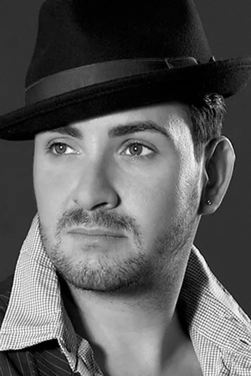 Ryan VanDenBoom ha trabajado con Joey Pero en 1 ocasiones