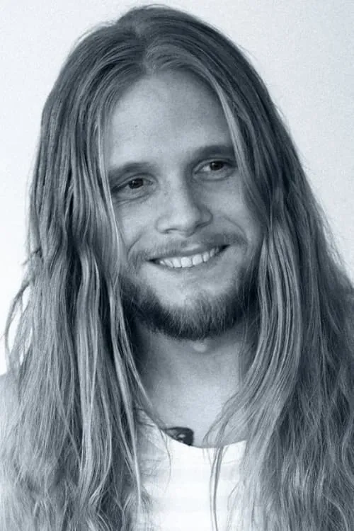 Johan Stattin interpretando a Jonte