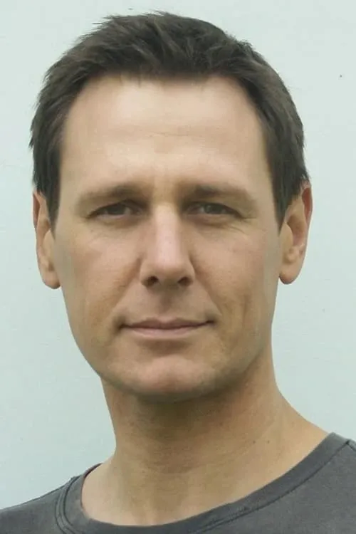 Syd Conabere ha trabajado con John Adam en 1 ocasiones