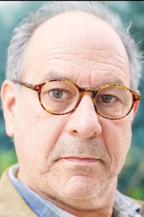 John Combs interpretando a Dad