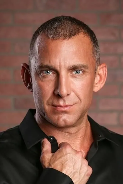 John DeSantis interpretando a Berserk