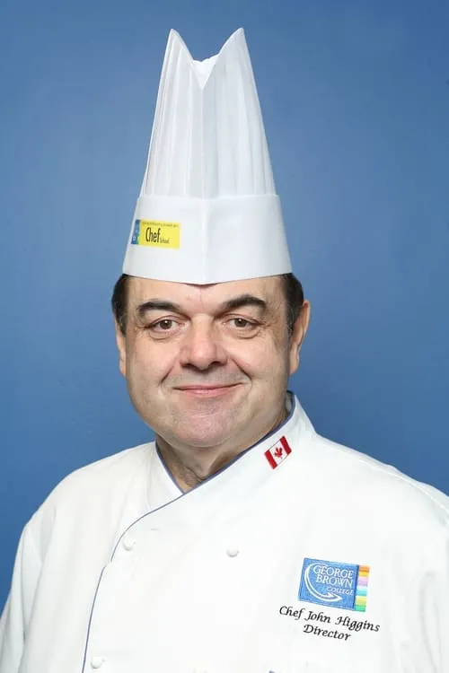 John Higgins interpretando a Hardware Store Clerk