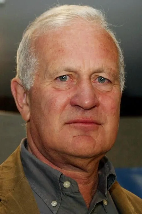 Mike Jackson ha trabajado con John Irvin en 1 ocasiones