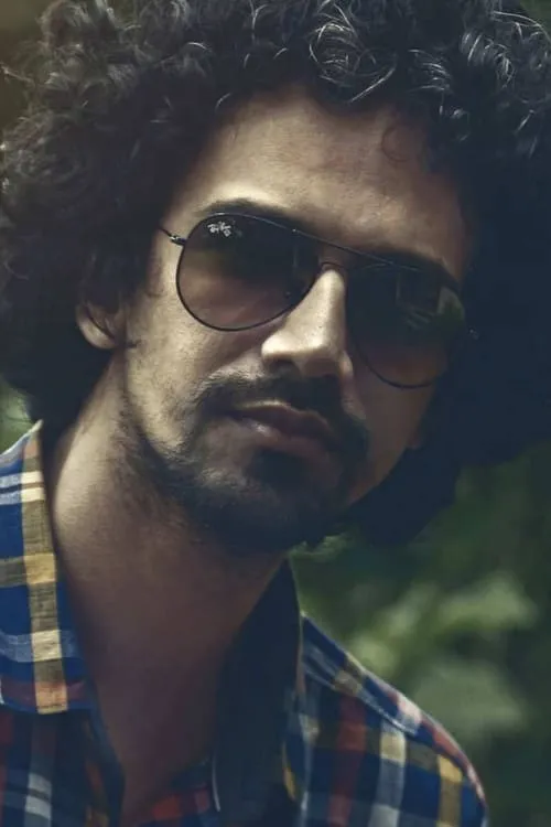 Aji Mon Nair ha trabajado con John Joe en 1 ocasiones