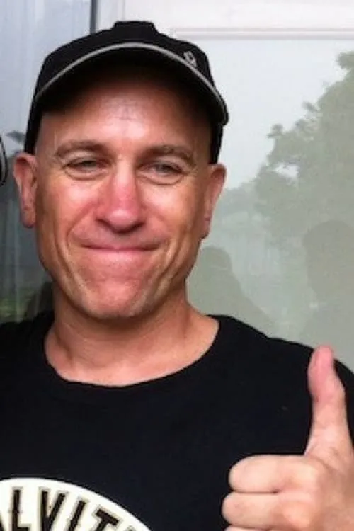 Brett Baxter Clark ha trabajado con John Salvitti en 2 ocasiones