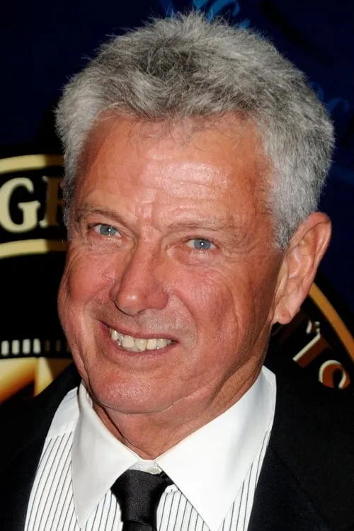 John Seale interpretando a