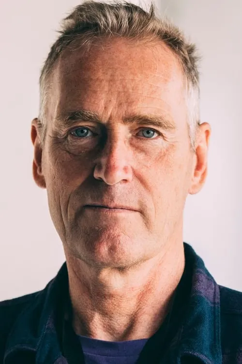 Johnathan Young en su biografía y filmografía