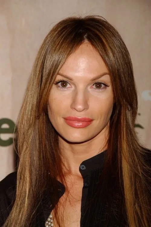 Jolene Blalock interpretando a Nora Timmer