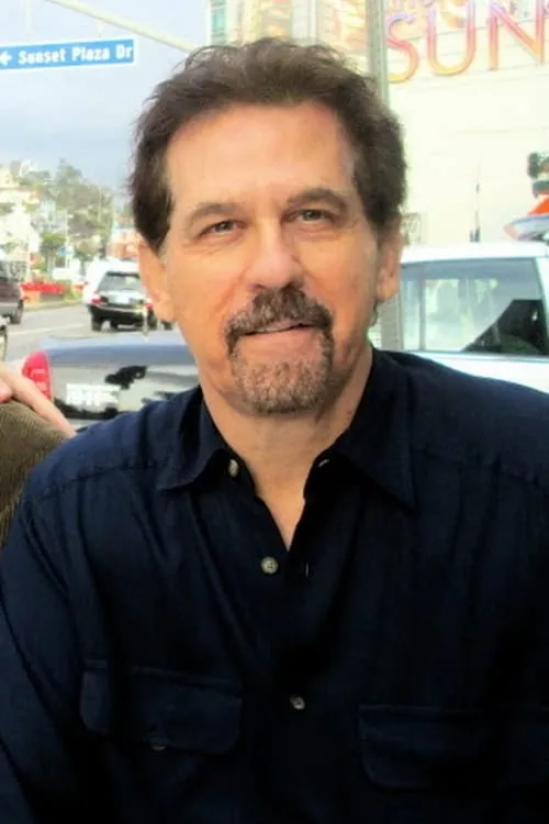 Jon Van Ness interpretando a Trooper Hapscomb