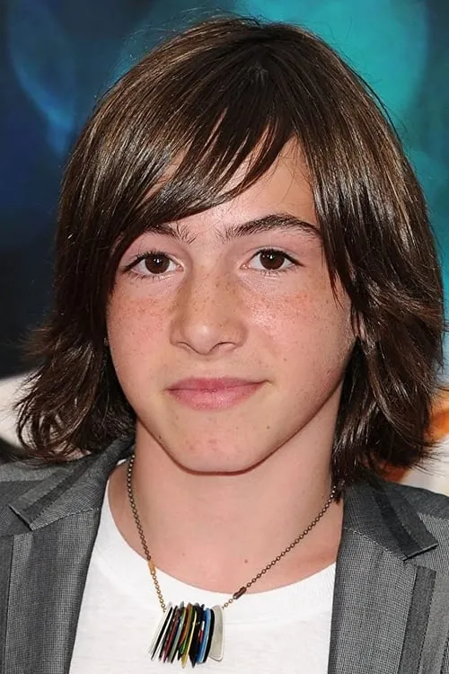 Jonah Bobo interpretando a Young Victor