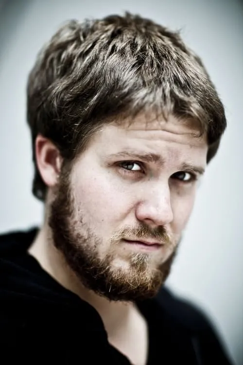 Jonas Van Thielen interpretando a Piet