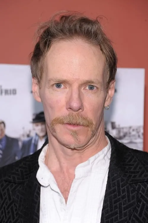 Jonathan Hensleigh interpretando a Himself