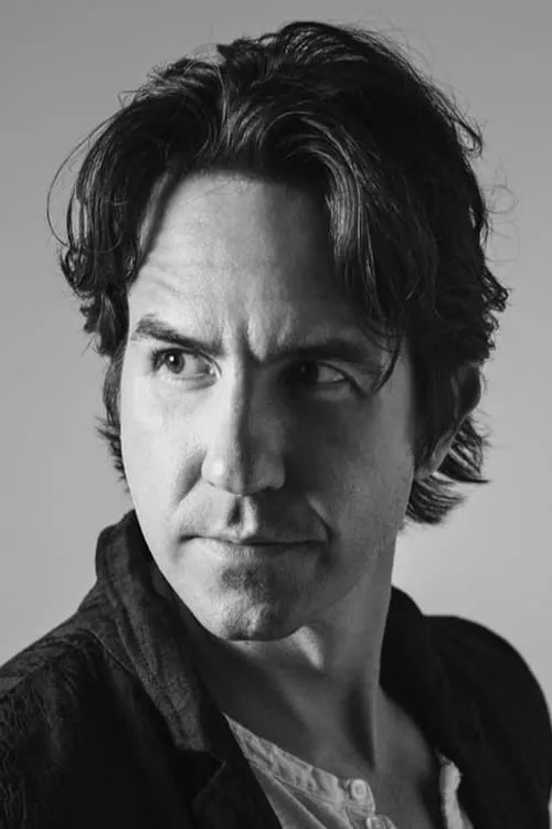 Jonathan Martin interpretando a Self - The Martins