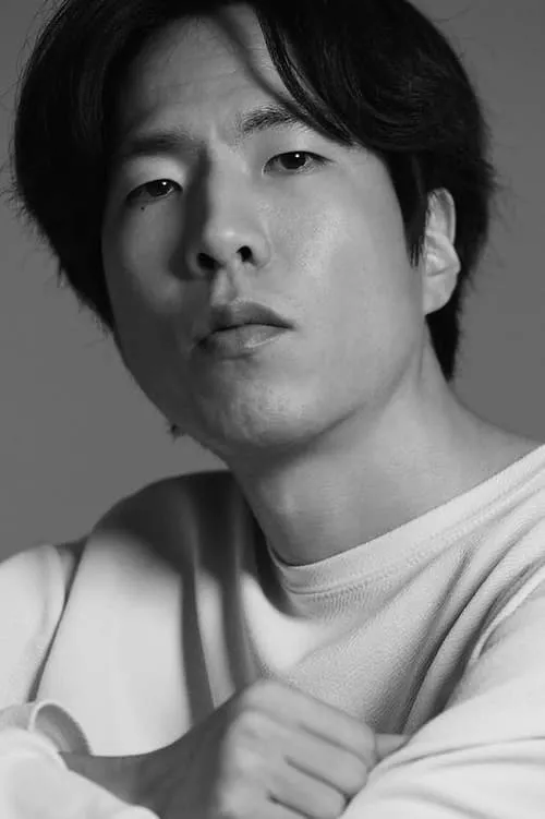 Joo Suk-In — personaje: Yoon Myung-gil