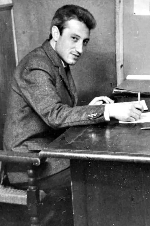 José Ulloa interpretando a Militar