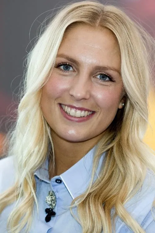 Josefine Høgh — personaje: Self - Host