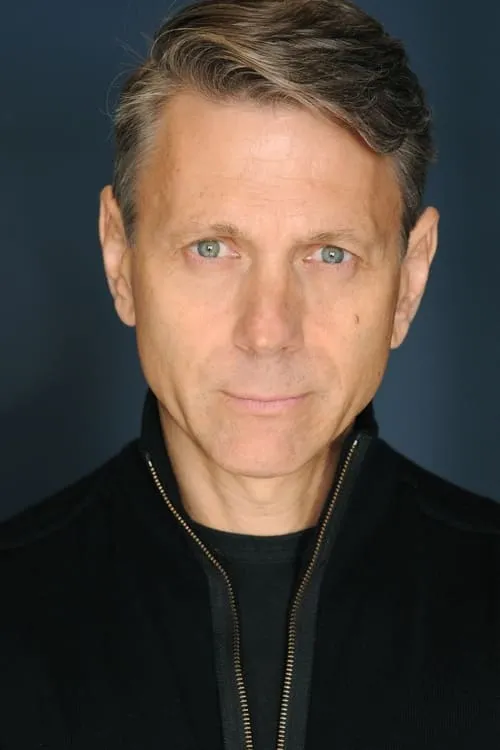 Joseph E. Murray interpretando a Harold