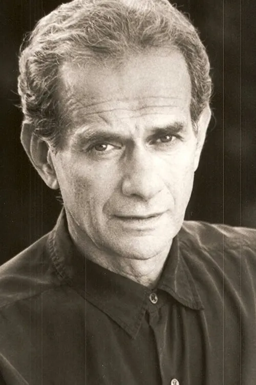 Joseph Hindy interpretando a Ritchie Vecchio