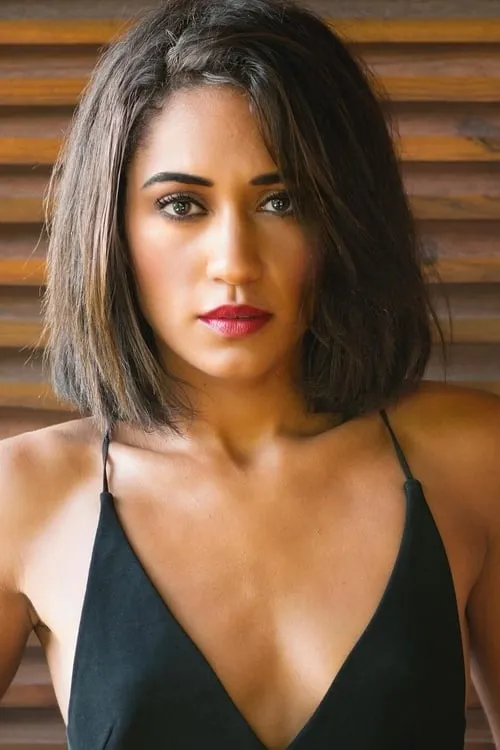 Joséphine Jobert — personaje: Commandant Geneviève "Arch" Archambault