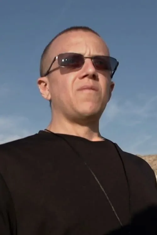 Mike DeGroote ha trabajado con Josh Landon en 1 ocasiones