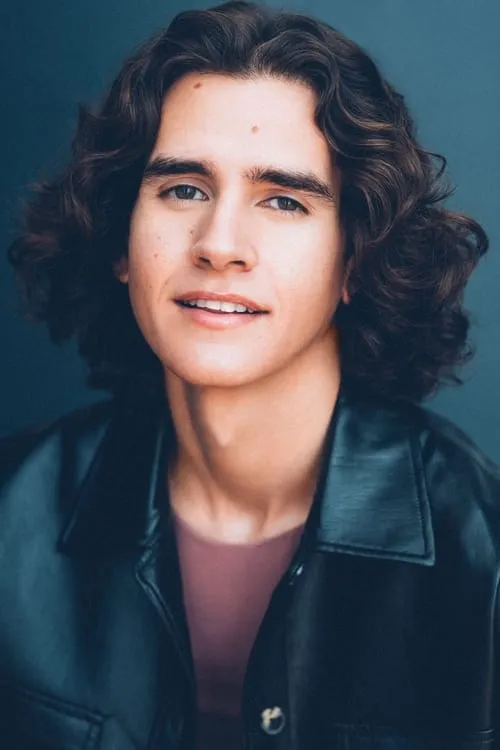 Hudson Meeks ha trabajado con Joshua Hernandez en 1 ocasiones