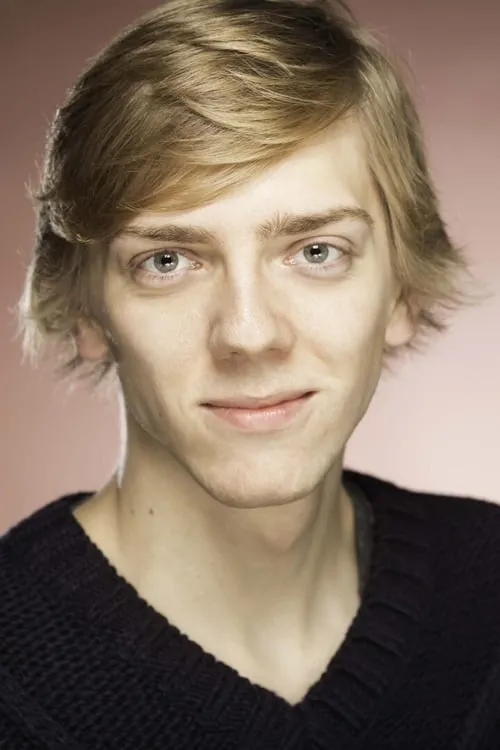 Patsy Ferran ha trabajado con Joshua James en 2 ocasiones