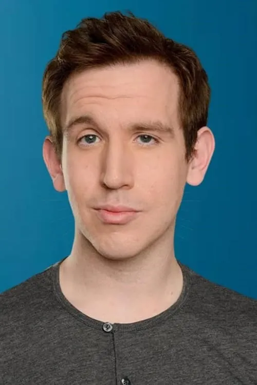 Joshua Thomas interpretando a Sigma Team Leader