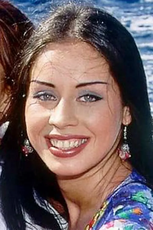 Joy Kiss interpretando a 