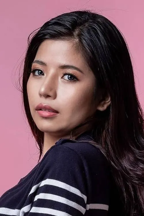 Joyce Javier interpretando a Charm