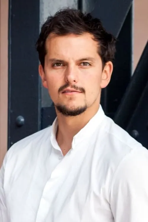 Juan Arbelaez en su biografía y filmografía