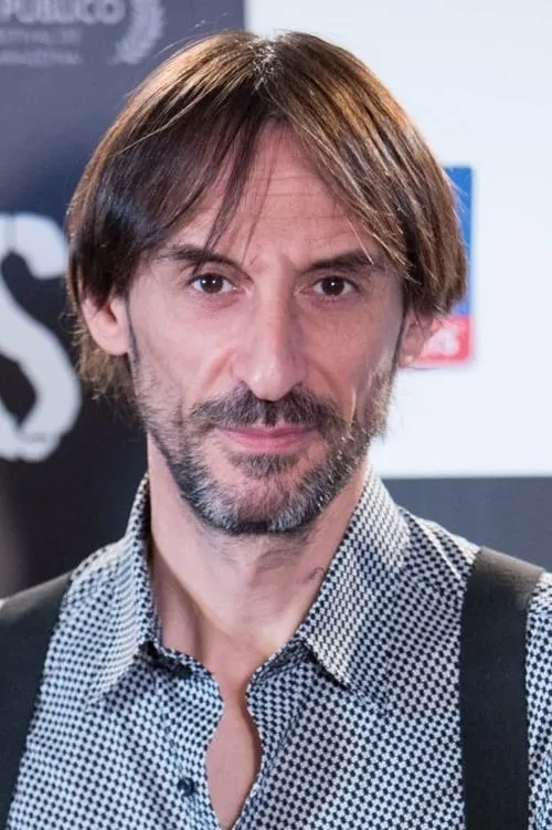 Juan Codina interpretando a Ciri