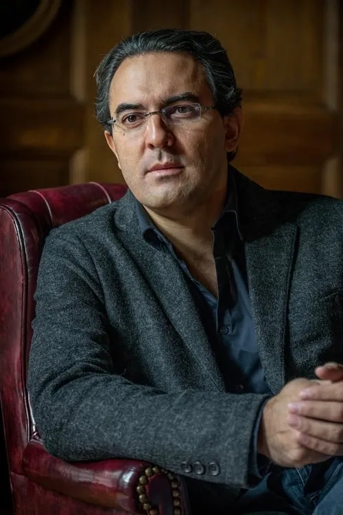 Juan Gabriel Vázquez en su biografía y filmografía