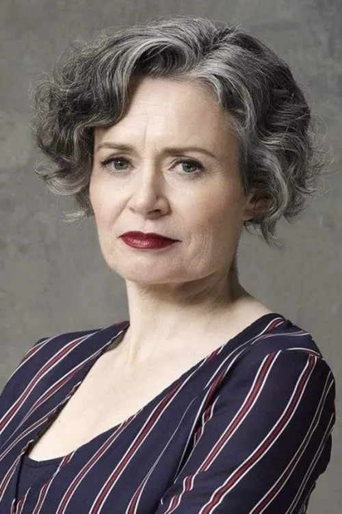 Judith Lucy interpretando a Nancy Brown