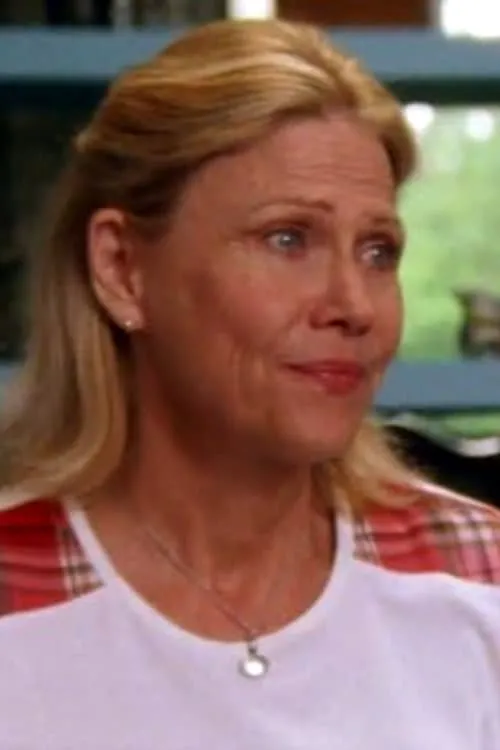 Judy Clayton interpretando a Sarah Mortom