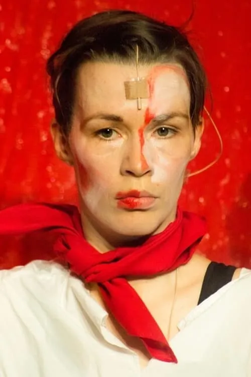 Dennis Grabosch ha trabajado con Jule Flierl en 1 ocasiones