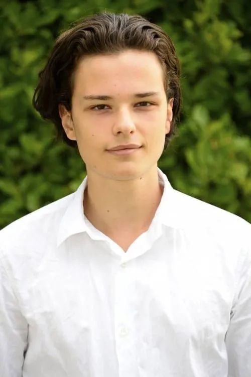 Jehnny Beth ha trabajado con Jules Benchetrit en 2 ocasiones